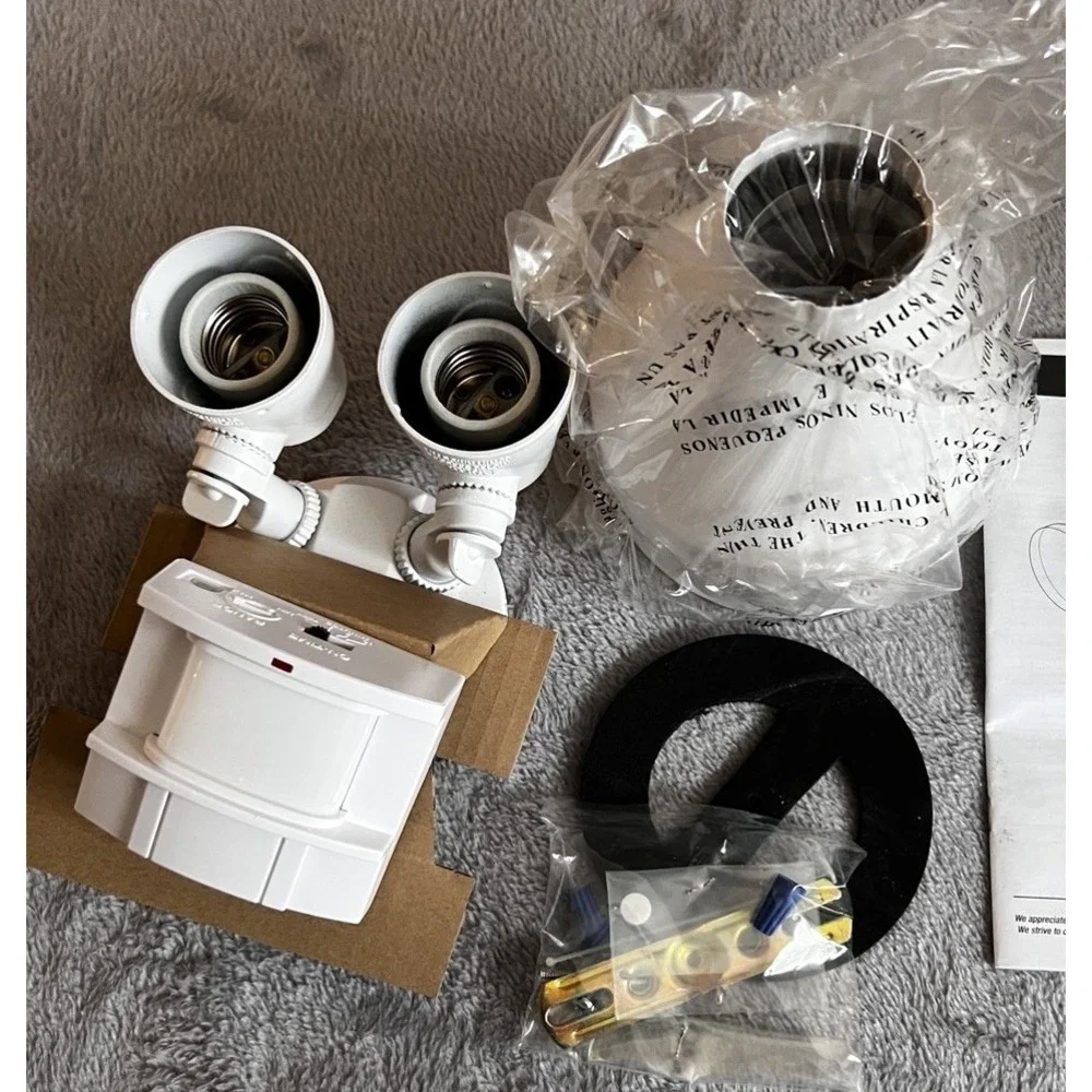 Defiant Motion‎ Security Light 2-Pack White 180° Sensor Open Box Unused